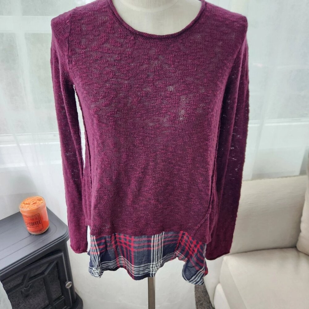 Cloud Chaser burgundy sweater size M plaid detailing on hem NWT $40